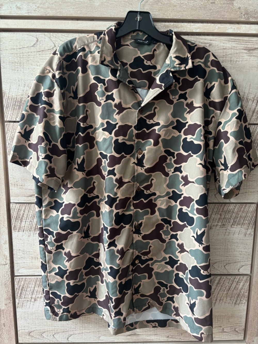 NWOT - Feritto
Men’s camo button up